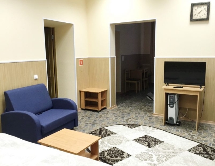 Двухместный трехкомнатный стандарт в корпусе 6 - Санаторий «Хилово»